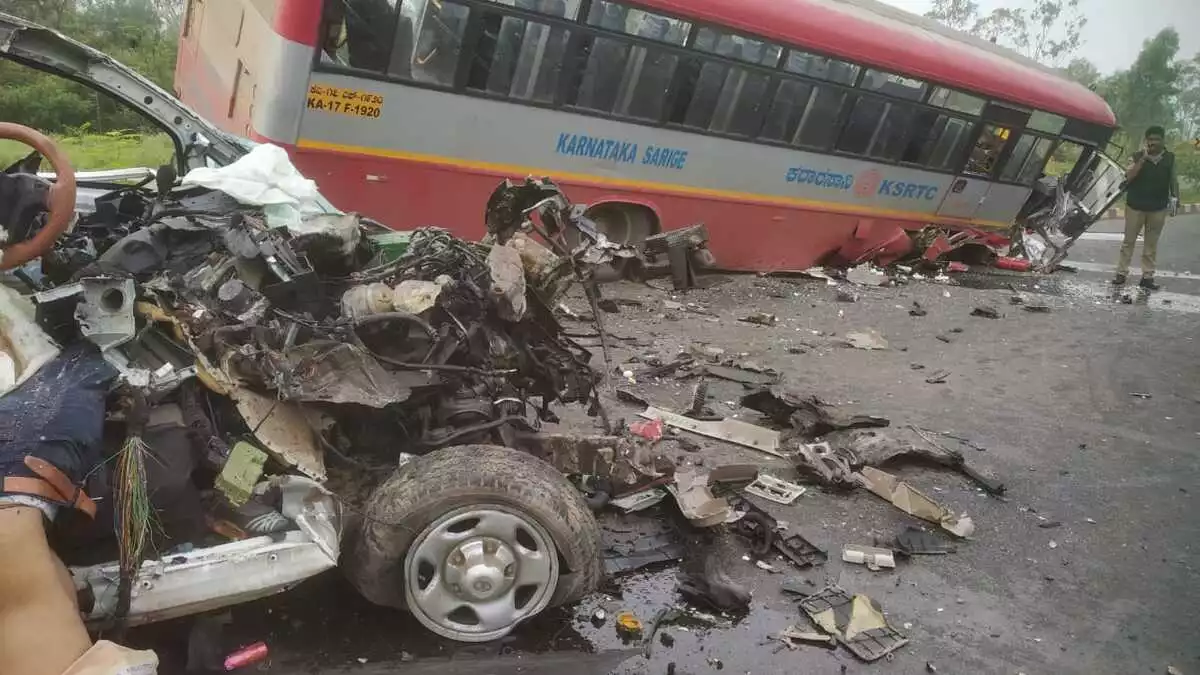 KSRTC ಬಸ್‌ ಹಾಗೂ ಕಾರು ಮುಖಾಮುಖಿ ಡಿಕ್ಕಿ