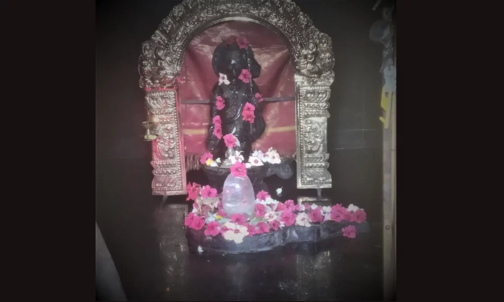 crystal shivling stolen from temple ಸ್ಪಟಿಕ ಲಿಂಗ