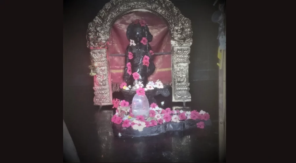 crystal shivling stolen from temple ಸ್ಪಟಿಕ ಲಿಂಗ