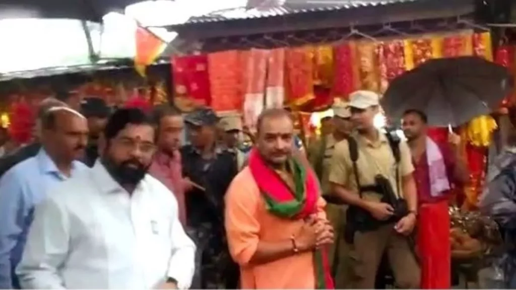 Eknath Shindhe in Kamakhya temple