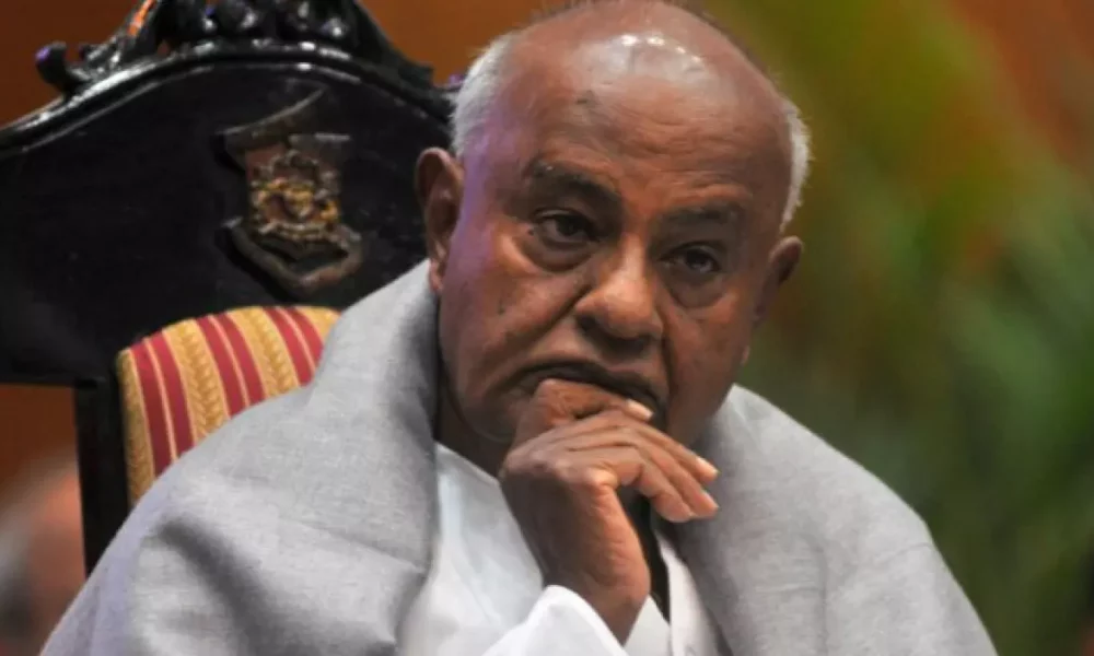 Threatening people with false cases, HD Deve Gowda files complaint against transfer of 3 inspectors