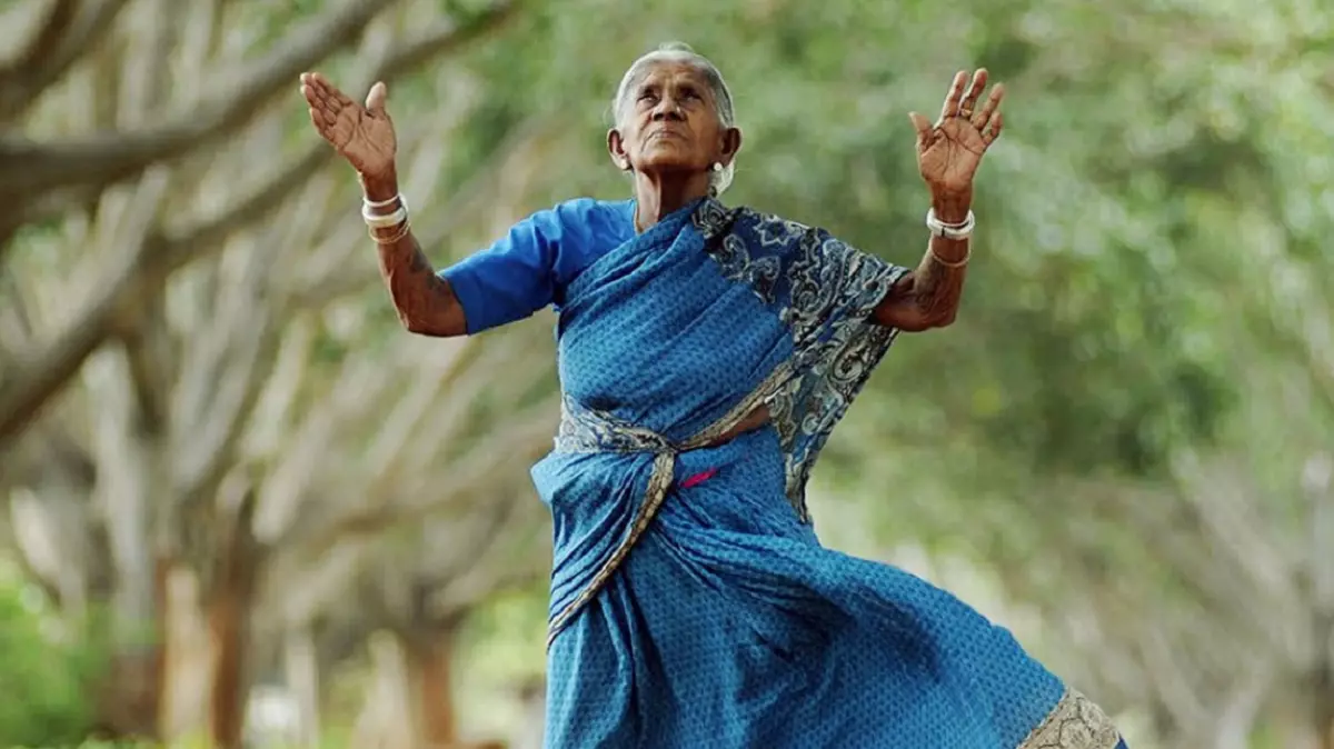 Raja Marga column faces of Woman salu marada thimmakka