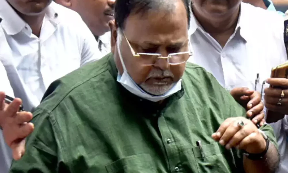 Arrested Minister Partha Chatterjee behaving like don in Hospital