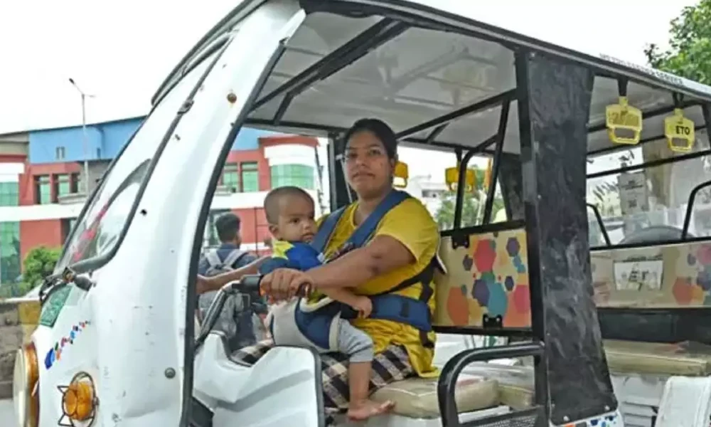 lady auto driver