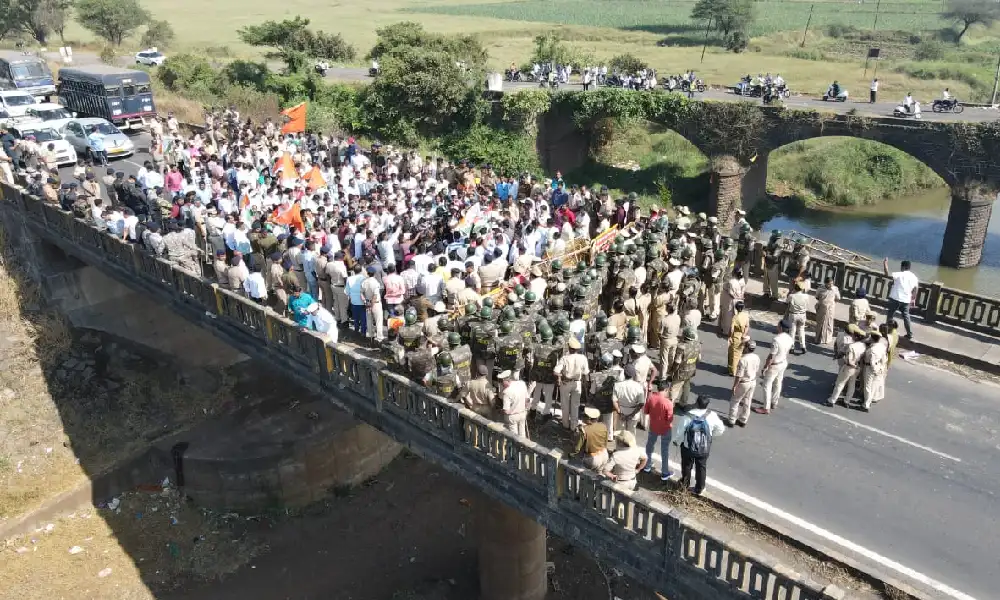 chikkodi border protest ನಿಪ್ಪಾಣಿ ಗಡಿ ಮಹಾರಾಷ್ಟ್ರ ನಾಯಕರು ಎಂಇಎಸ್‌ ಪುಂಡರು