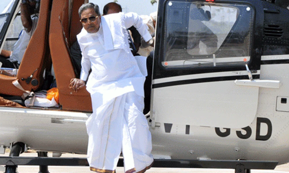 siddaramaih in helicopter ಬಾದಾಮಿ ಕ್ಷೇತ್ರ