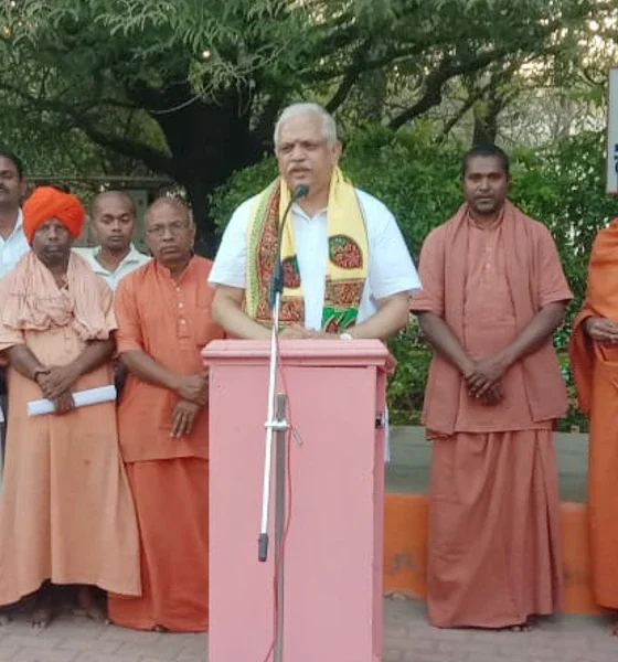 Bjp leaders including B L Santhosh visit Vijayapura Jnana Yogaashrama