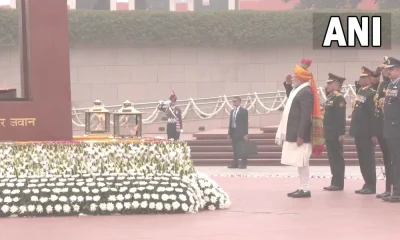 PM Modi paying homage to the soldiers In National War Memorial