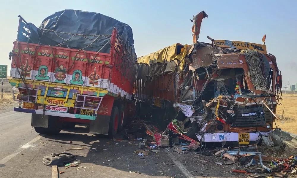 lorry accident at babaleshwara