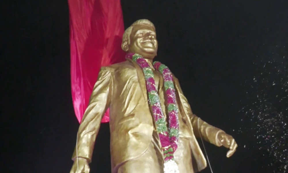Appu's statue unveiled at Bellary district stadium Ashwini Puneeth Rajkumar gets emotional
