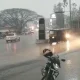 Heavy rains in Kodagu ,Coconut Tree Catches Fire In Lightning Strike