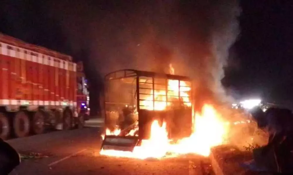 tumkur vehicle burnt