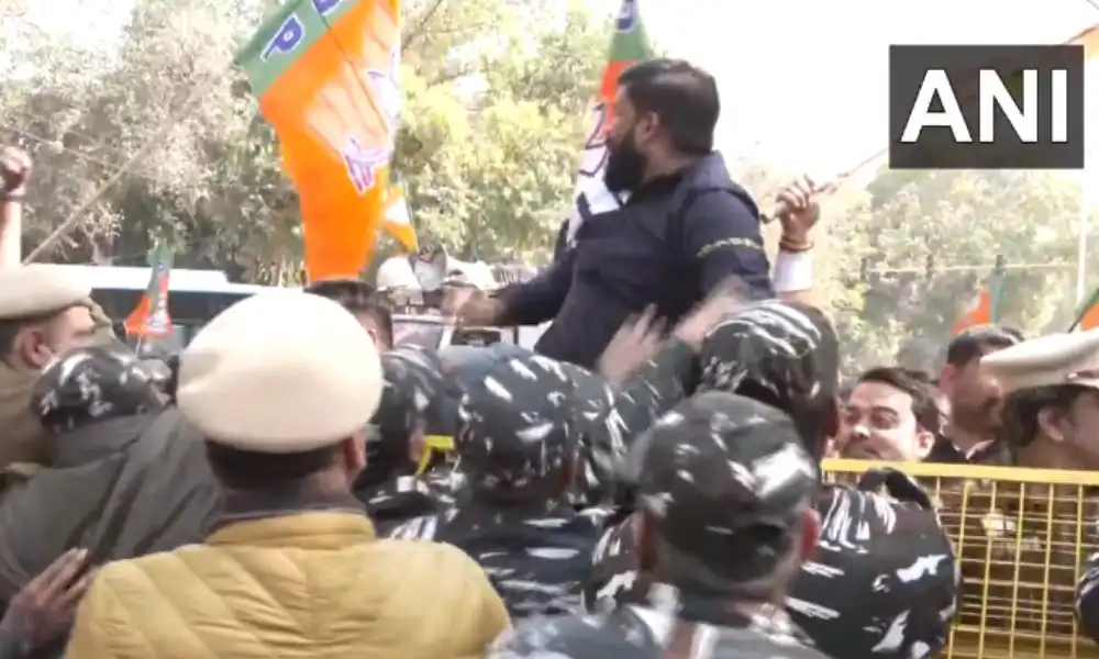 BJP Protest Against Arvind Kejriwal over Delhi Liquor Policy