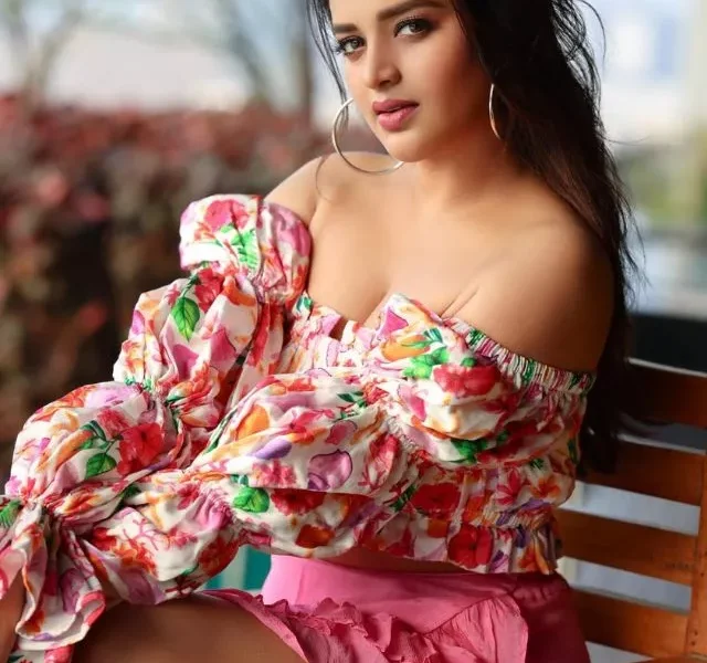 Nidhhi Agerwal