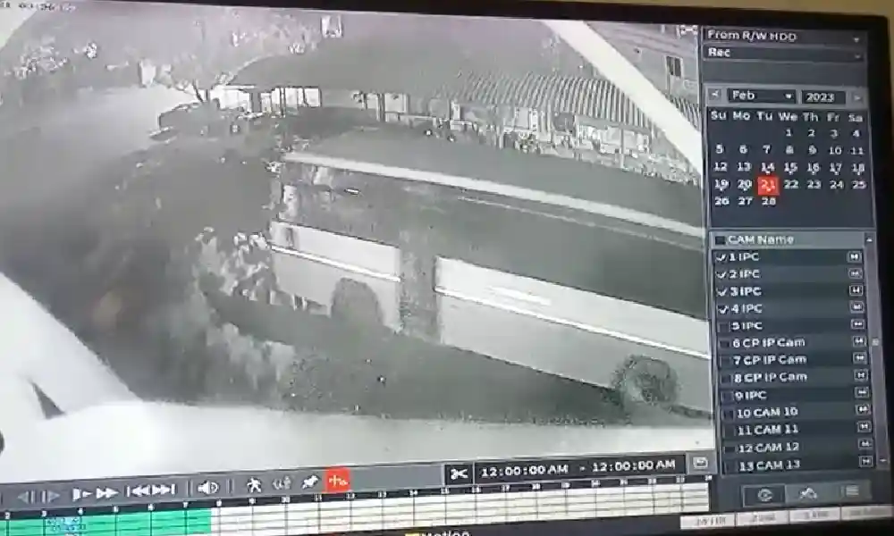 Thieves snatch KSRTC bus parked at Chincholi bus stand