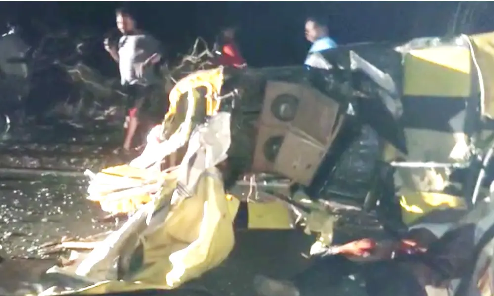 Three killed on spot as auto private bus collides head on