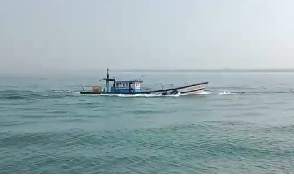 Karwar boat rescued