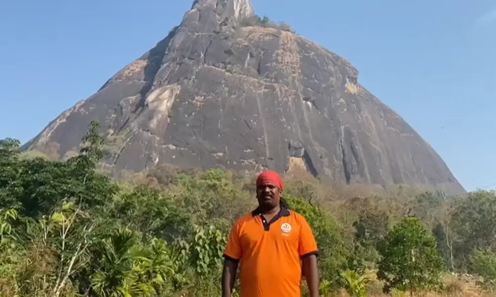 Monkey Raju climbs 1700 feet high above sea level with bare hands in just 2 hours