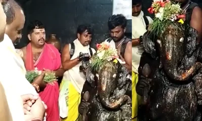 In Gokarna prayed for Kumaraswamy to rule the state in front of him a garland of flowers fell from the head of the deity