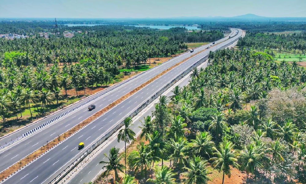 Bangalore Mysuru expressway to have 6 main lanes and 2 service lines, Gadkari tweets