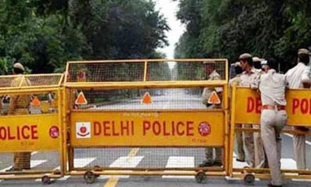 Seven Men Including Delhi Police Booked For Thrash Meat Vendors in Delhi