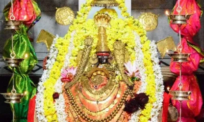 Goddess Padmavati Hombuja Mutt ripponpet