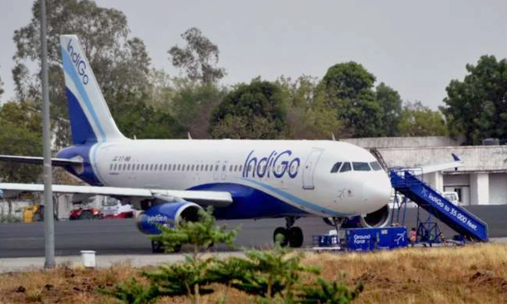 Drunk flyers abuse crew in IndiGo and Arrested In Mumbai