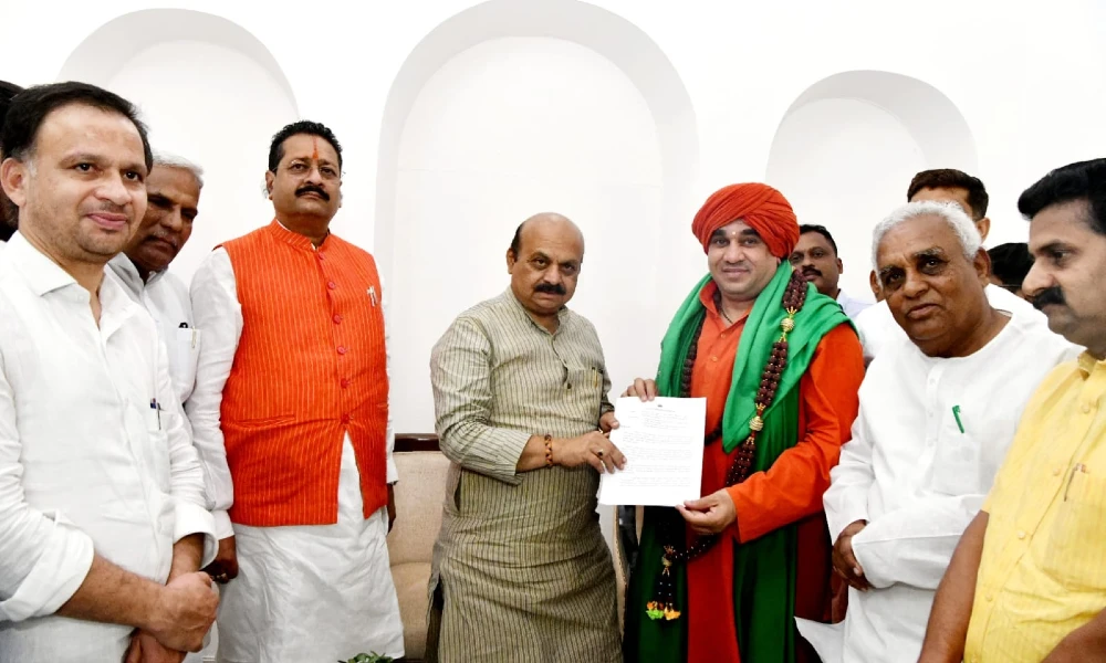Panchamasali seer thanks BJP leaders for reservation