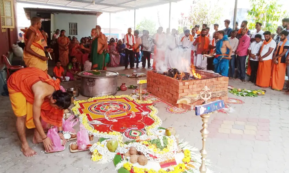 Resolve to build temple at Malali Masjid Ganahoma by Hindu organizations