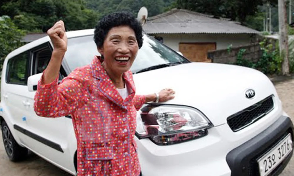Woman To Get Her Driving Licence After 960 Attempts Viral News