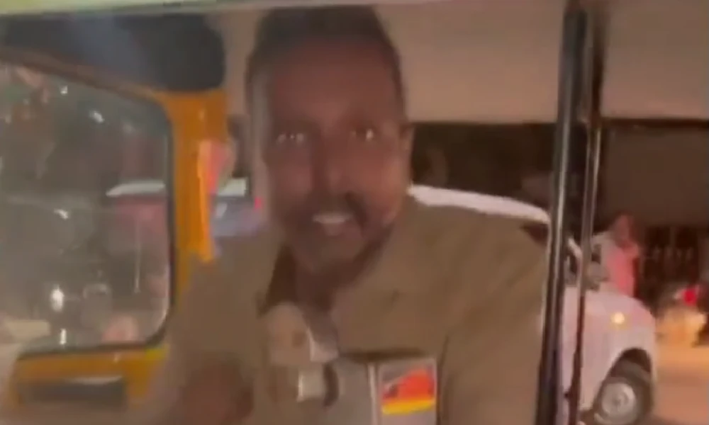 The auto driver replied to those who demanded to speak Hindi