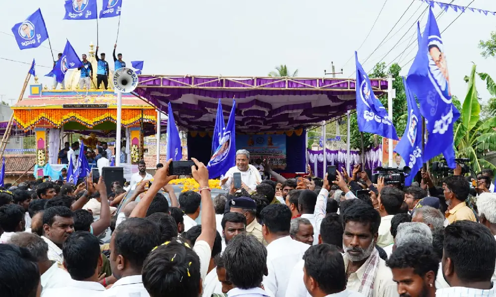 Former CM Siddaramaiah begins official campaign in Varuna constituency