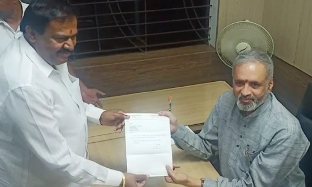 Akhanda Srinivasa Murthy resigns as Congress MLA