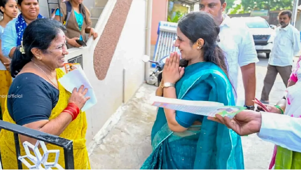 DK shivakumar wife Usha Shivakumar doing election campaign