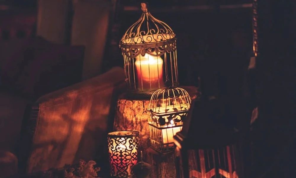 Decorated lanterns to celebrate the festive season
