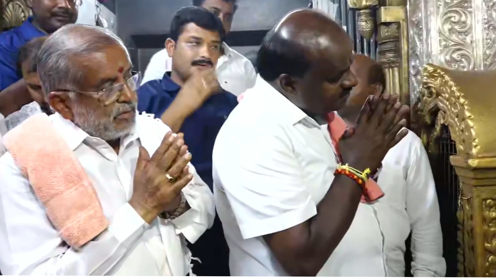 H D Kumaraswamy visit Chamundeshwari Temple in Mysore Karnataka Election updates.