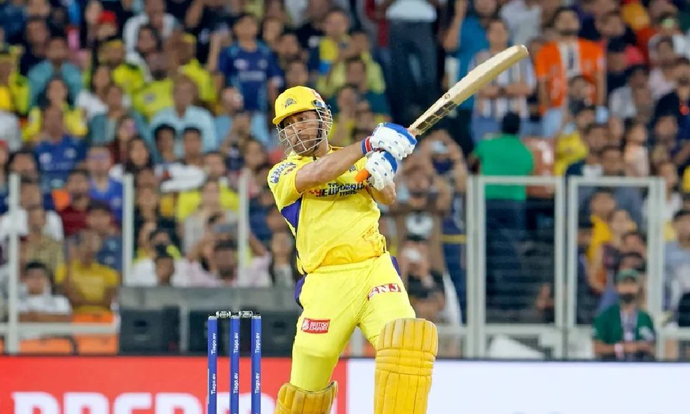 Watch Dhoni and learn; Uthappa, Raina spoke to the young players