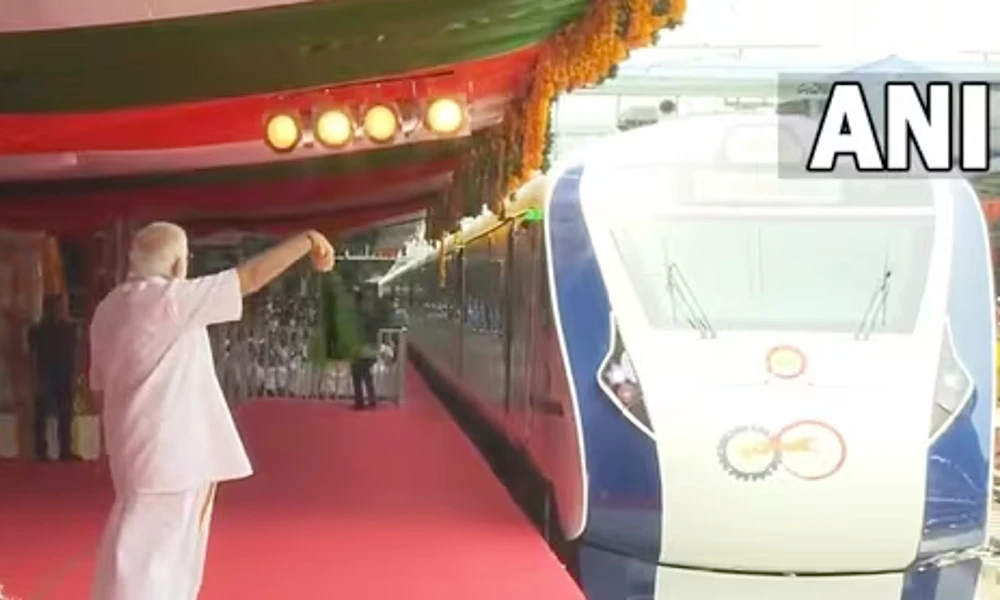 PM Modi flags off Vande Bharat Express Train In Kerala
