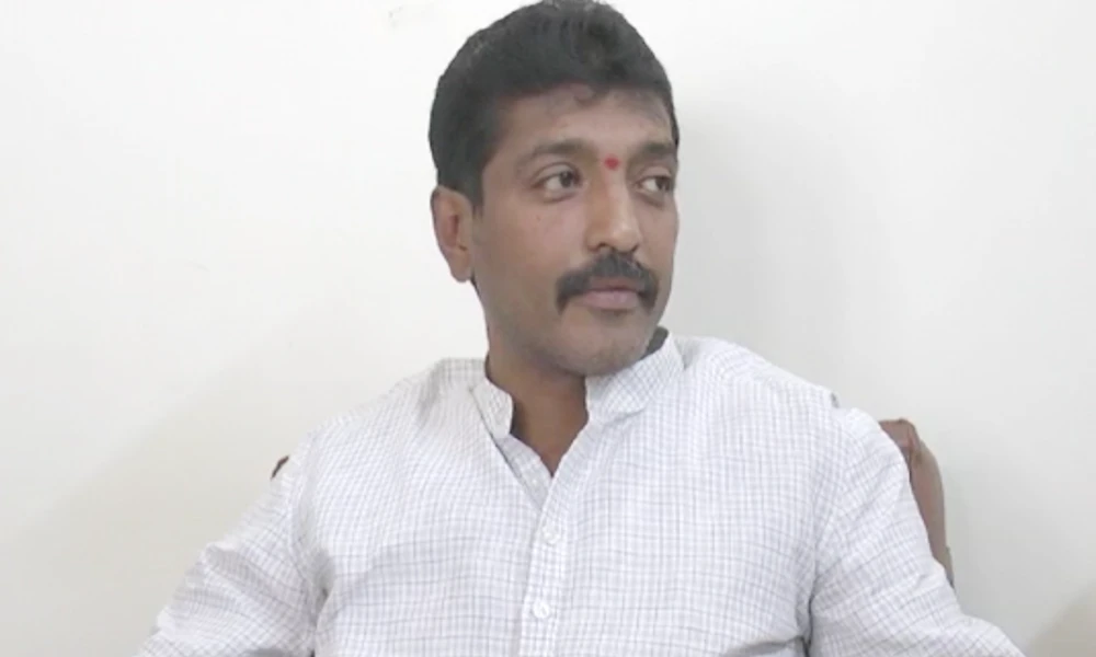 Raghu Achar resigns from Congress; Efforts to strengthen JDS in Chitradurga