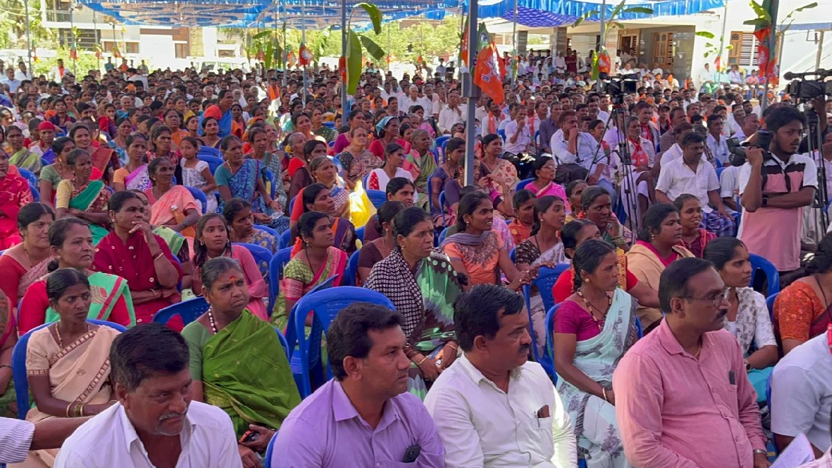 People gathering at constituency of Shimoga Election campaign 