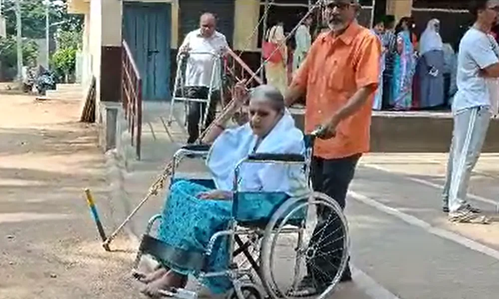 101 year old women voting in gadag vidyanagar Karnataka Election 2023