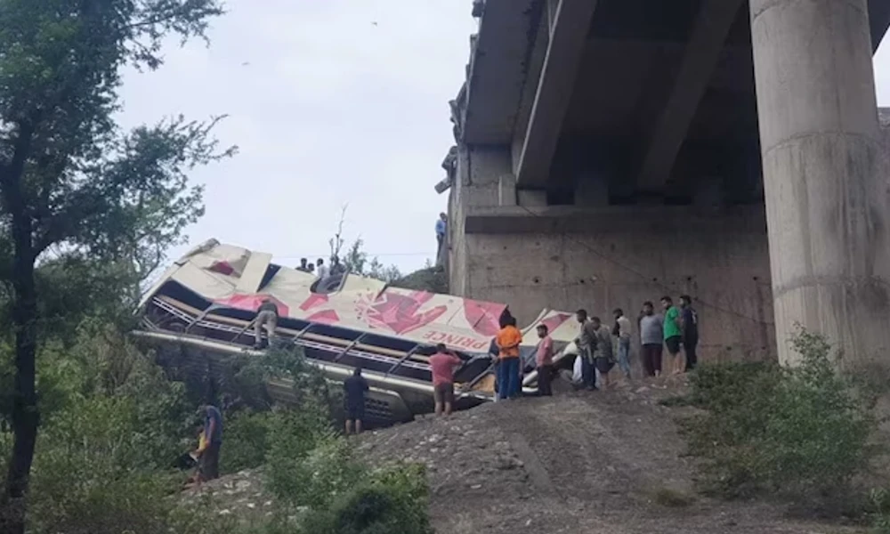 A Bus Rolls Down gorge In Jammu Kashmir 10 Died 20 Injured