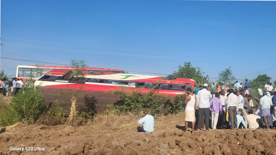 road accident bus overturns and 15 passengers going to election duty injured