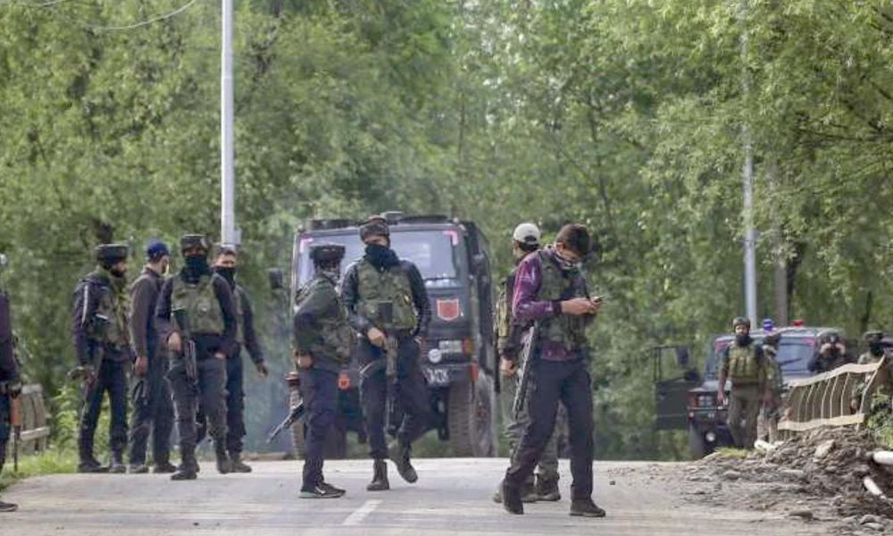 Woman intruder shot dead In Jammu Kashmir