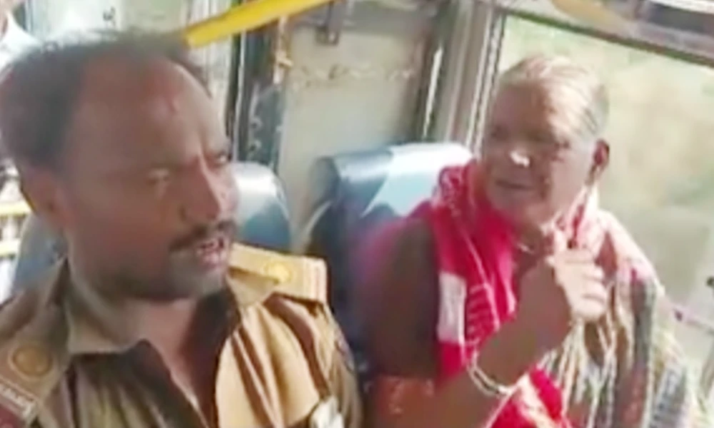 Raichur old woman refuses to get bus ticket
