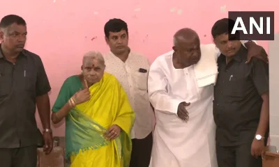 karnataka-election: Former PM HD Devegowda casts vote at Hassan