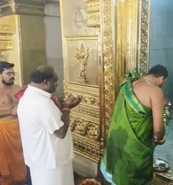 HD Kumaraswamy in HSR layout temple