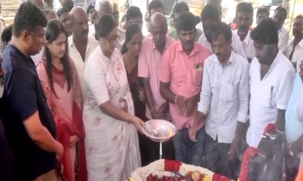 Sumalatha ambareesh celebreted Ambareesh Birthday In Doddarasinakere Of Mandya