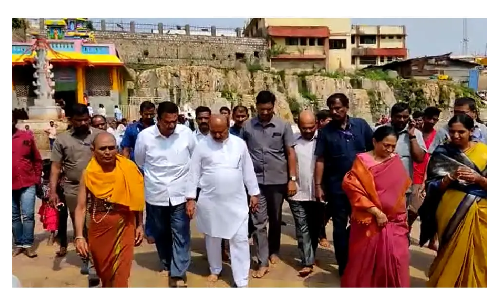 CM Basavaraja Bommai visits savadati yellamma temple