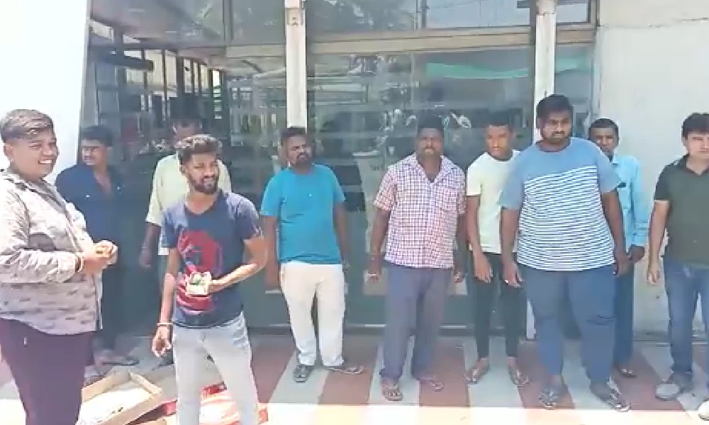 Congress workers burst crackers in Vijayapura